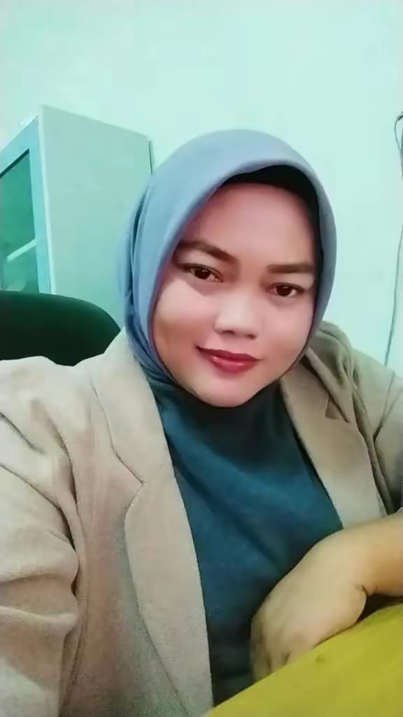Hening Ary Widhowati, S.Sos